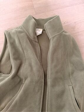 Aerie vest